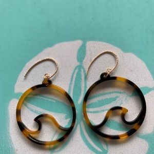 Tortoise Shell Round Hoops With Wave Earrings
